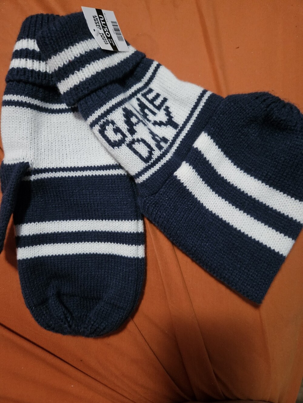 Nwt Game Day Navy & White Mitts
